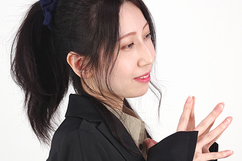 椎那莉央